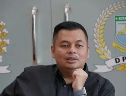 Ketua DPRD Kota Jambi Tinjau Progres Pengerjaan Pelebaran Drainase Di RT 16 Kelurahan Solok Sipin