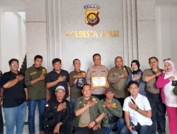 AWaSI Jambi Anjangsana Bersama Kapolresta Jambi, Berikan Cenderamata dan Piagam Penghargaan
